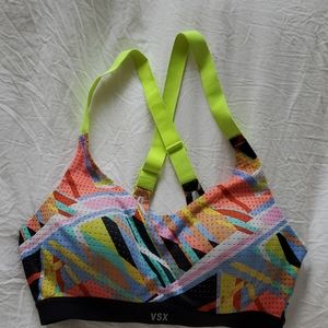 Victoria's Secret Sportsbra Size 32 C